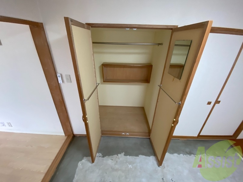 収納　寝室の収納です。部屋がすっきり片付きます。
