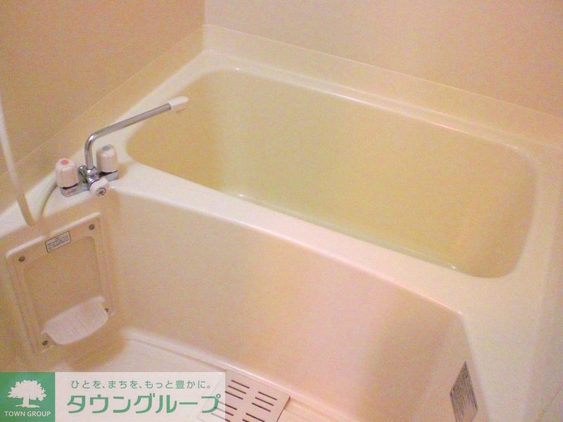 バス・シャワールーム　広々とした浴室で1日の疲れを癒します。