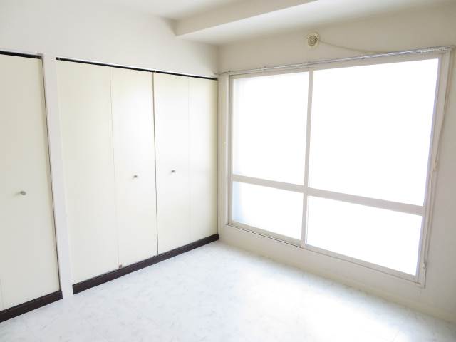 その他部屋・スペース　白で統一された洋室！