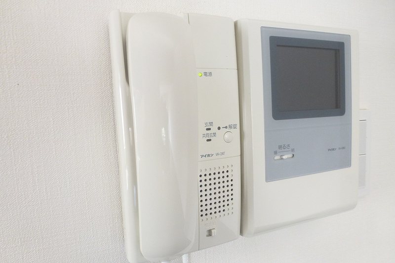 セキュリティ　モニター付きインターホン（同間取り別室の参考写真です）