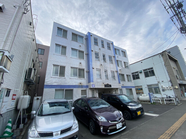 建物外観　札幌市中央区北十一条西「グランメール北１１条」