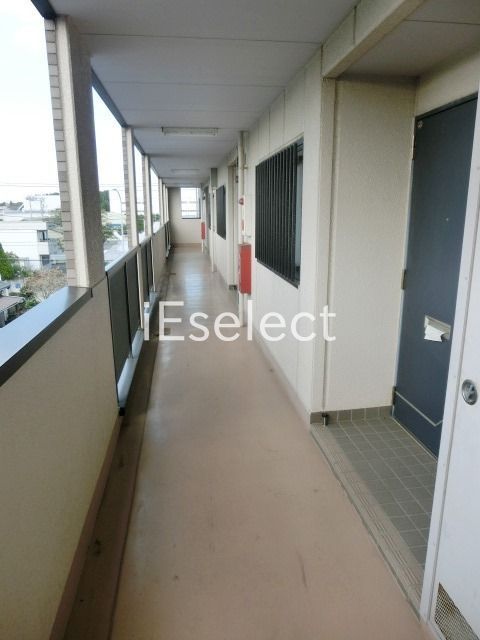 セキュリティ　来訪者の分かるＴＶホン付です。