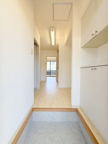 玄関　シンプルで使いやすい玄関です