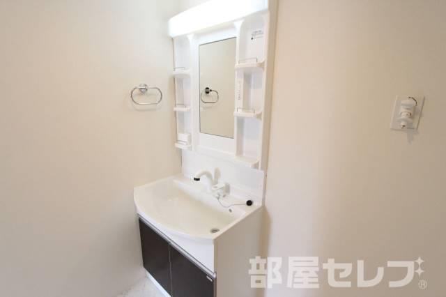 洗面設備　※１０１号室の写真を流用しています。