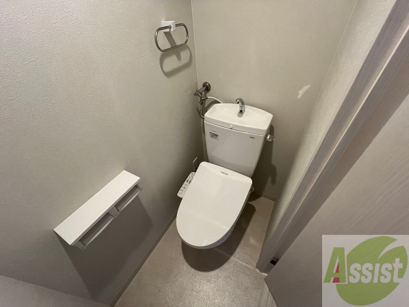 トイレ　こちらはトイレです。清潔感があり、安心して使用できます。