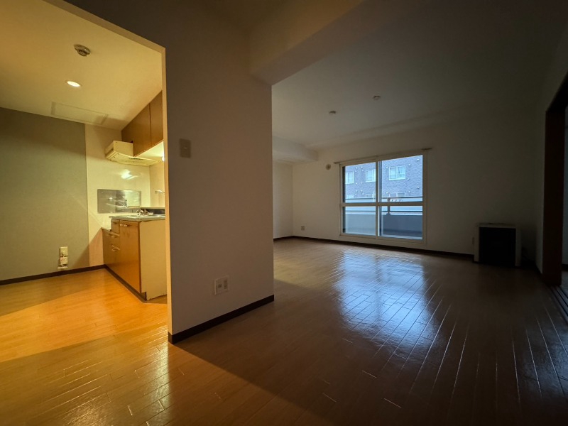 居室・リビング　広くてキレイなお部屋が広がっていて、充実した生活が送れそう。