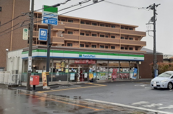 コンビニ　ファミリーマート　指扇駅北口店（コンビニ）まで450m