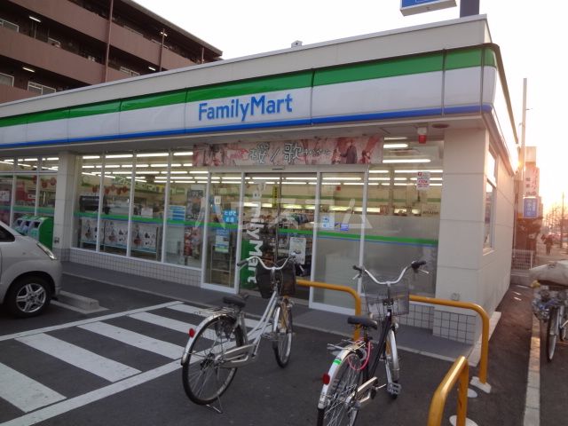コンビニ　ファミリーマート築地口駅店（コンビニ）まで363m