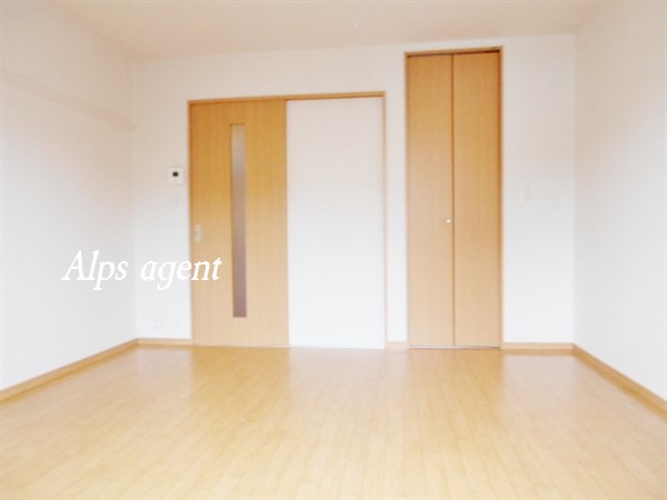 その他部屋・スペース　開口部の大きい明るい室内（同一仕様）