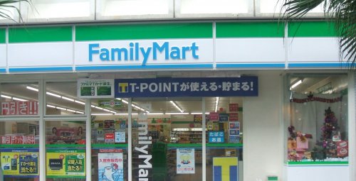 コンビニ　ファミリーマート（コンビニ）まで1387m
