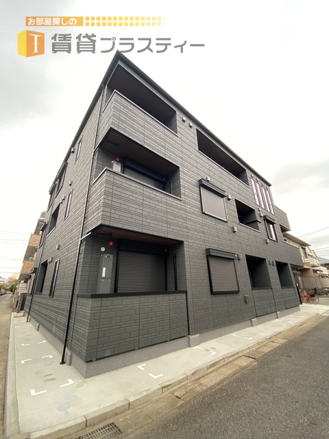 建物外観　静かな住宅街に外観オシャレなハウスメーカー施工物件。