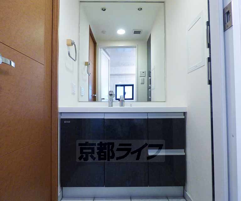 洗面設備　独立洗面台です。