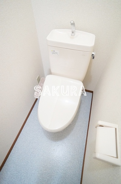 トイレ　嬉しい温水洗浄便座付き♪