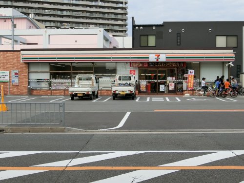 コンビニ　セブンイレブン堺鳳南町3丁店（コンビニ）まで438m