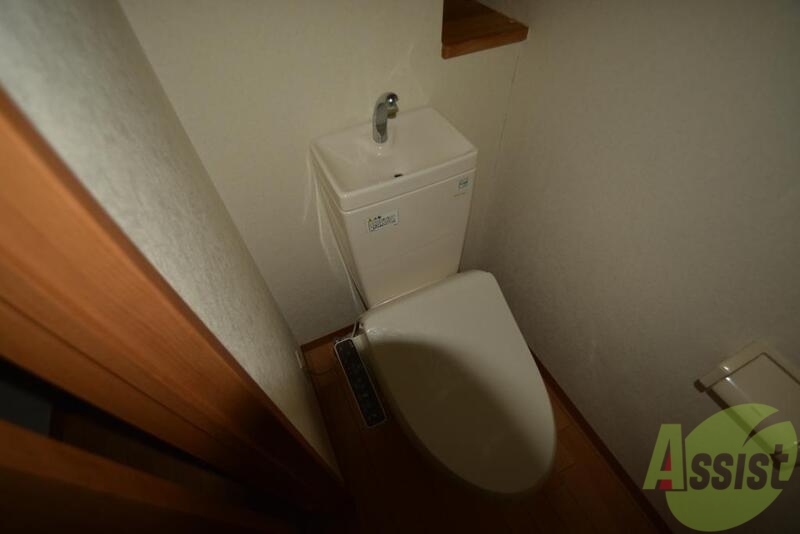 トイレ　ウォシュレットつきのトイレです。