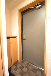 プロフ九段の玄関写真