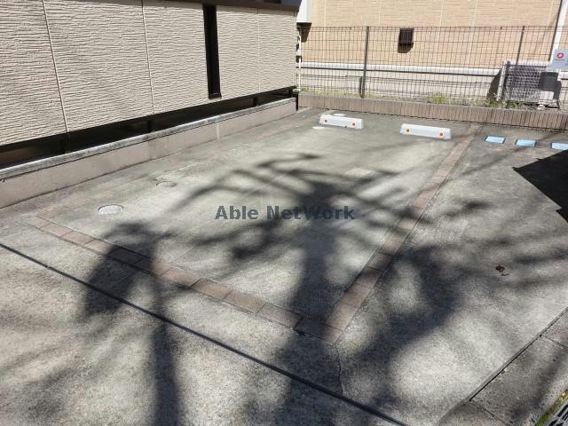 駐車場　駐車場