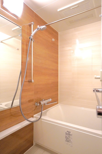 バス・シャワールーム　※写真は同タイプ住戸です。