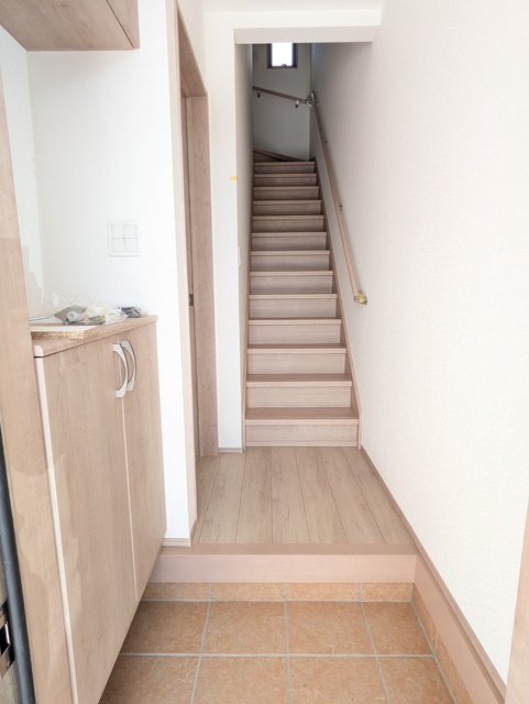 玄関　※建築中の写真です