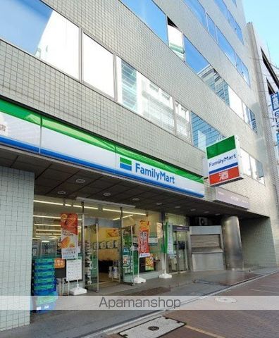 コンビニ　ファミリーマート田町東口店（コンビニ）まで100m