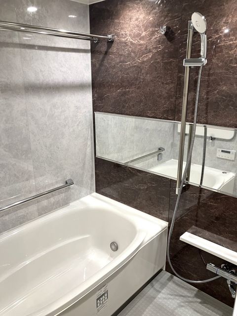 バス・シャワールーム　※写真は同タイプ住戸です。