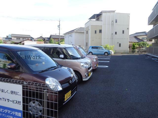 駐車場　駐車場