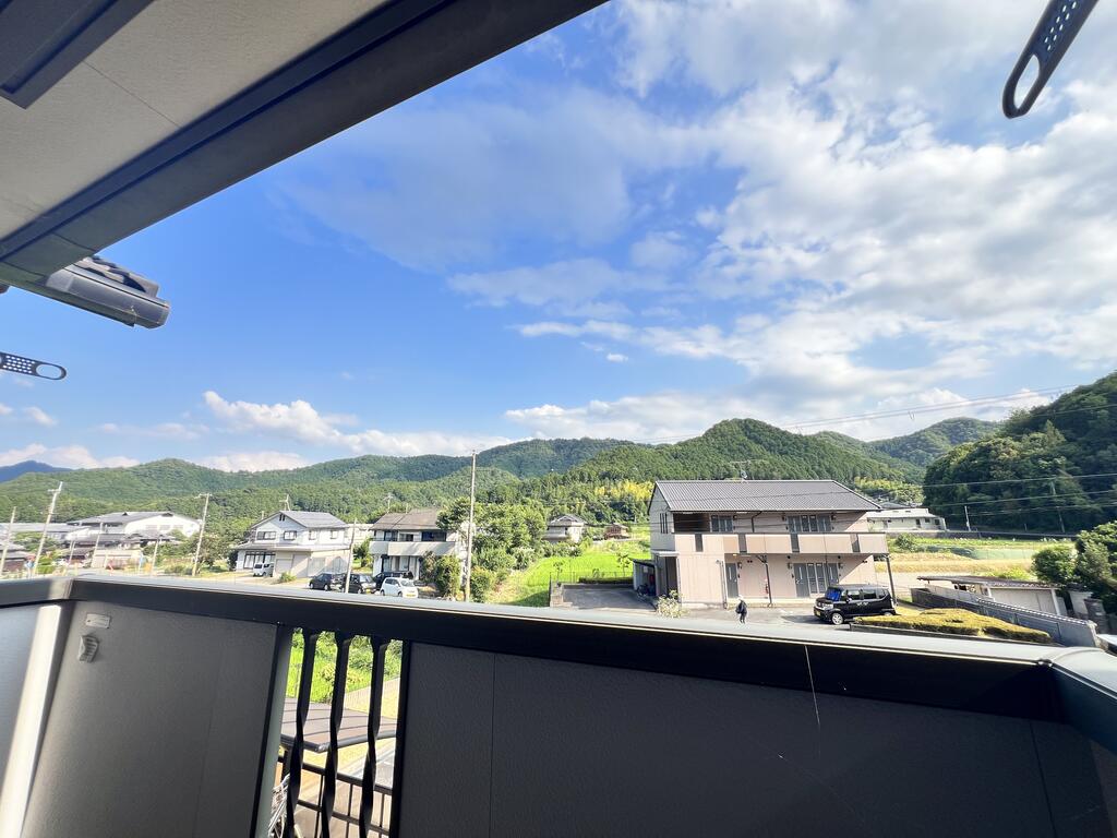 バルコニー　南向きのバルコニーあります！