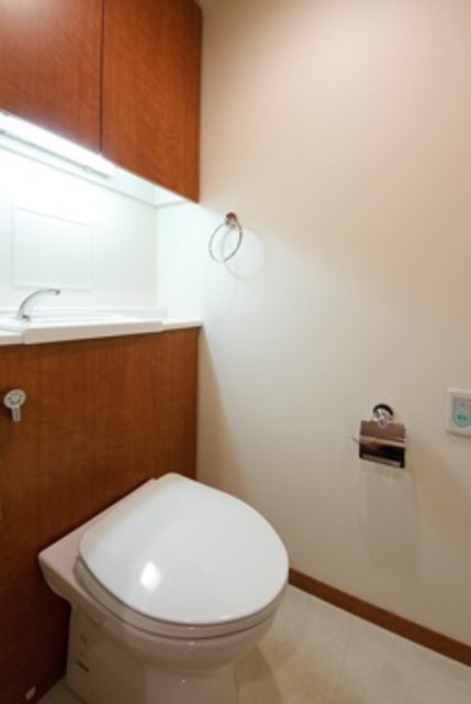 トイレ　※写真は同タイプ住戸です。