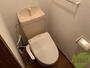 トイレ　ウォシュレット機能がついたトイレです。安心して使用できますね