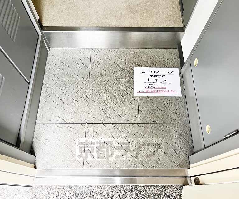 玄関　出入りに十分なスペースを確保した玄関です。