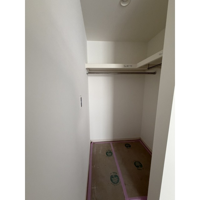 Rooms万代5の内装写真