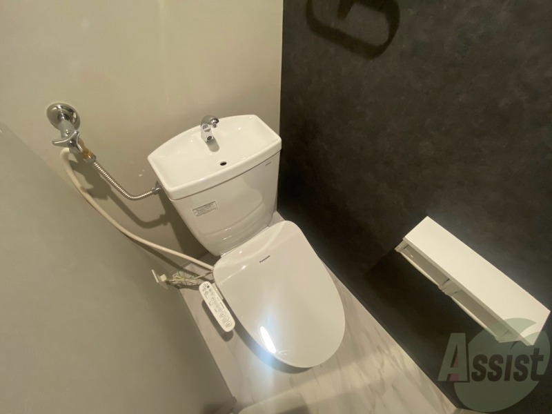 トイレ　シャワートイレになっているので快適です！