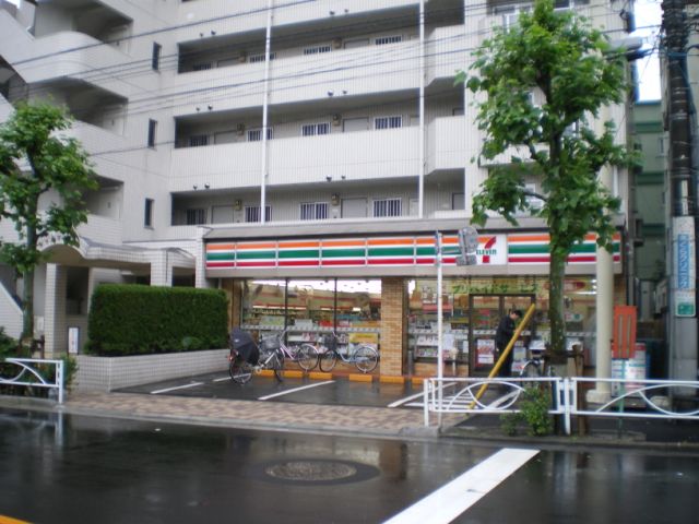 コンビニ　セブンイレブン（コンビニ）まで210m