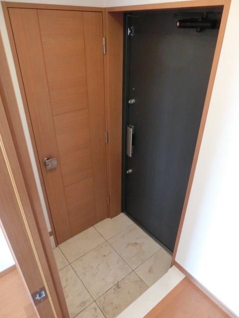リリエンベルグ目白壱番館の玄関写真