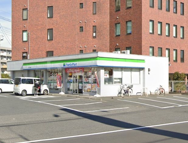 コンビニ　ファミリーマート松戸七畝割店（コンビニ）まで440m