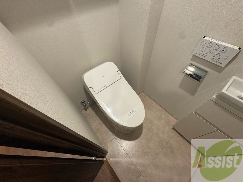 トイレ　こちらはトイレです。清潔感があり、安心して使用できます。