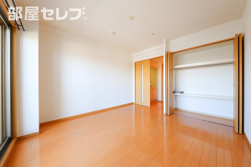 AXIS桜通内山の内装写真