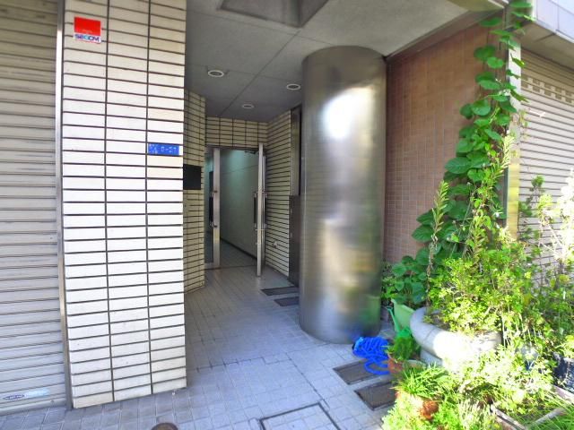 都営大江戸線 森下駅 徒歩7分 5階建 築40年の外観写真