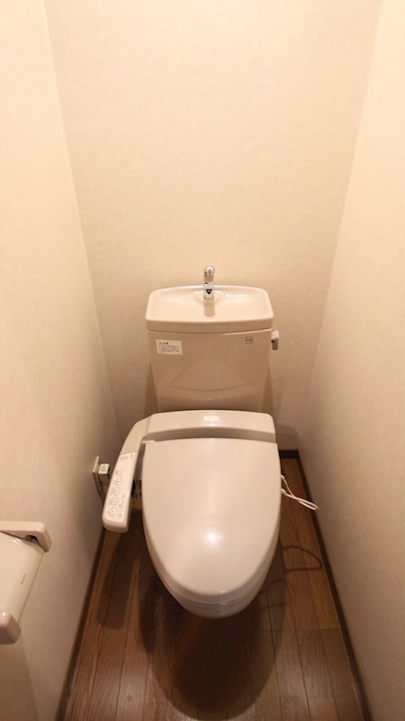 トイレ　※同仕様写真