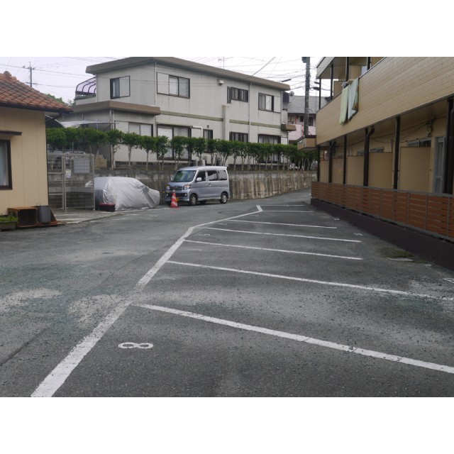 駐車場　駐車スペースもあります