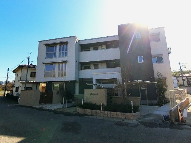 建物外観　「向ヶ丘遊園」駅・「登戸」駅まで徒歩圏内☆2駅2沿線利用可能