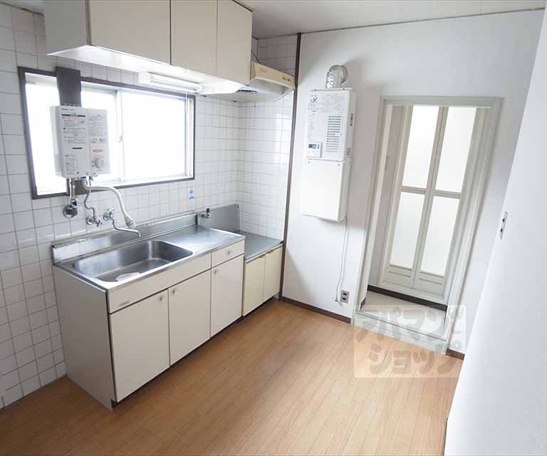 サンシャイン鴨川の居間写真