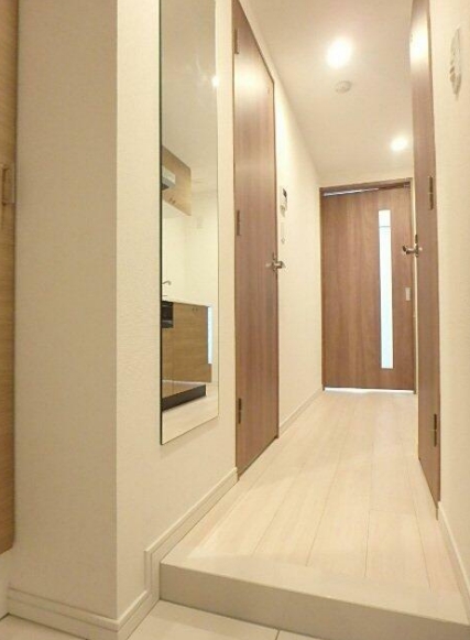 ＪＲ中央線 千駄ケ谷駅 徒歩5分 10階建 築11年の玄関写真