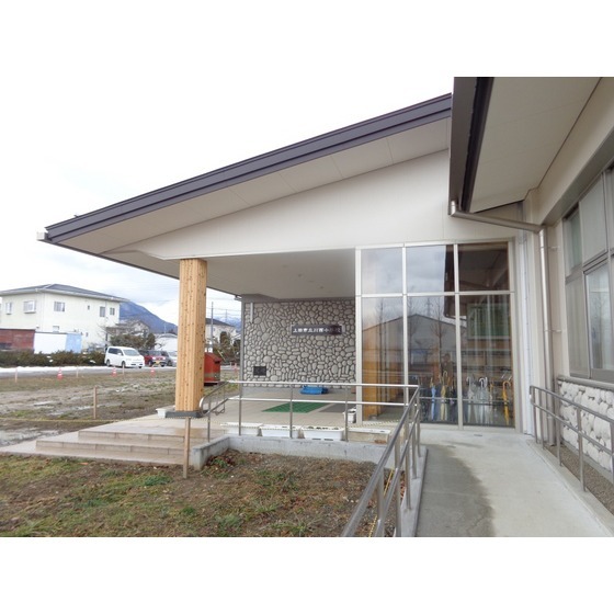 小学校　上田市立川西小学校（小学校）まで1861m