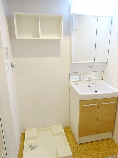 ＪＲ中央線 立川駅 バス乗車時間：25分 最寄りバス停で下車 徒歩3分 3階建 築10年の内装写真