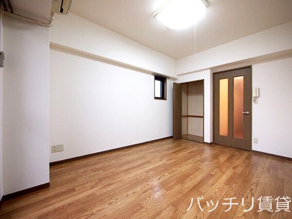 地下鉄東山線 今池駅 徒歩7分 8階建 築27年の居間写真