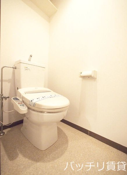 地下鉄東山線 今池駅 徒歩7分 8階建 築27年のトイレ写真