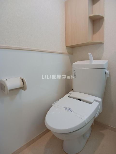 ＪＲ高崎線 熊谷駅 徒歩13分 5階建 築14年のトイレ写真