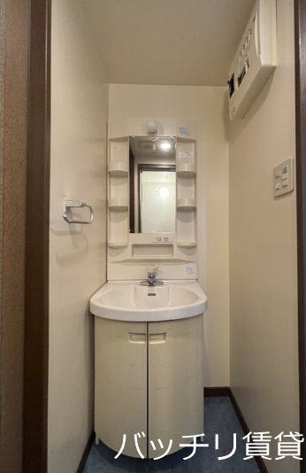 洗面設備　別号室イメージの為、現状を優先致します。