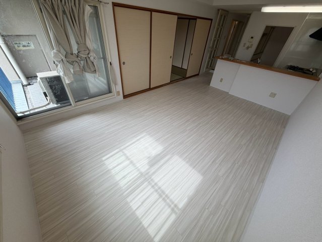 八尾南ハウスB棟の居間写真